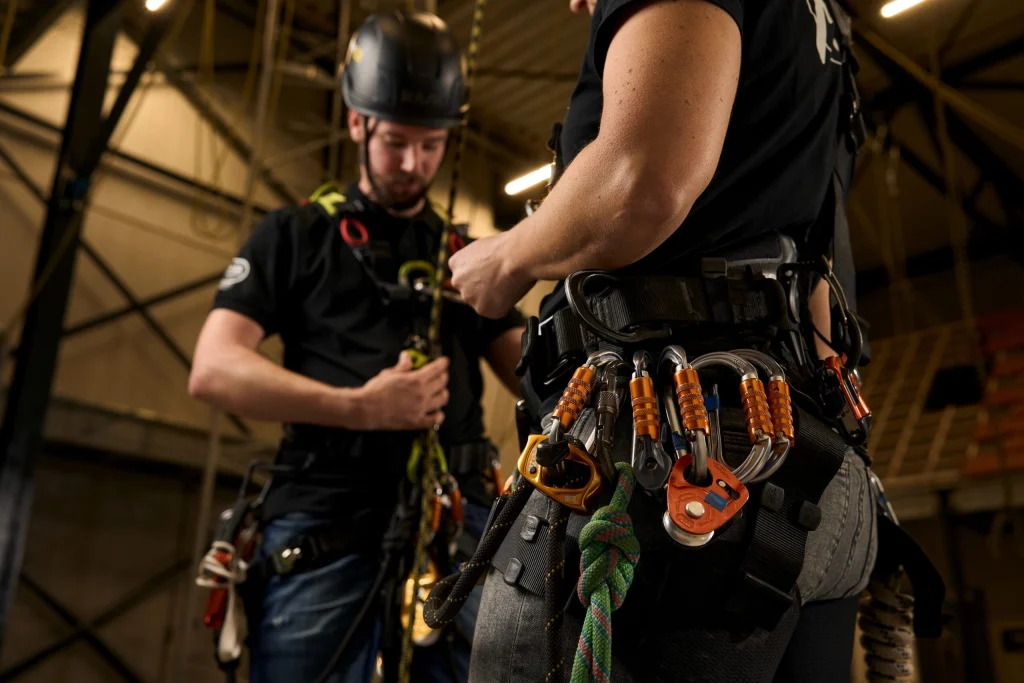 We enable climbers voor WE ENABLE CLIMBERS, Campaign & Editorial, foto 6 van 8