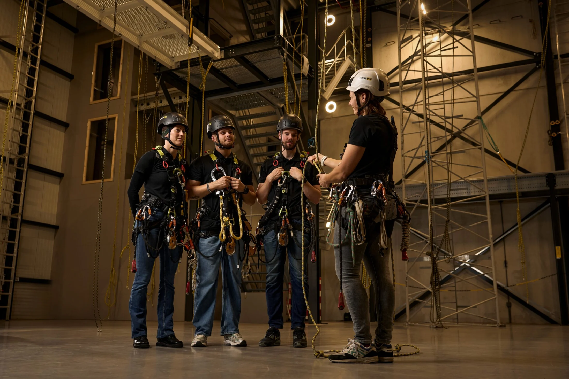 We enable climbers voor WE ENABLE CLIMBERS, Campaign & Editorial, foto 5 van 8