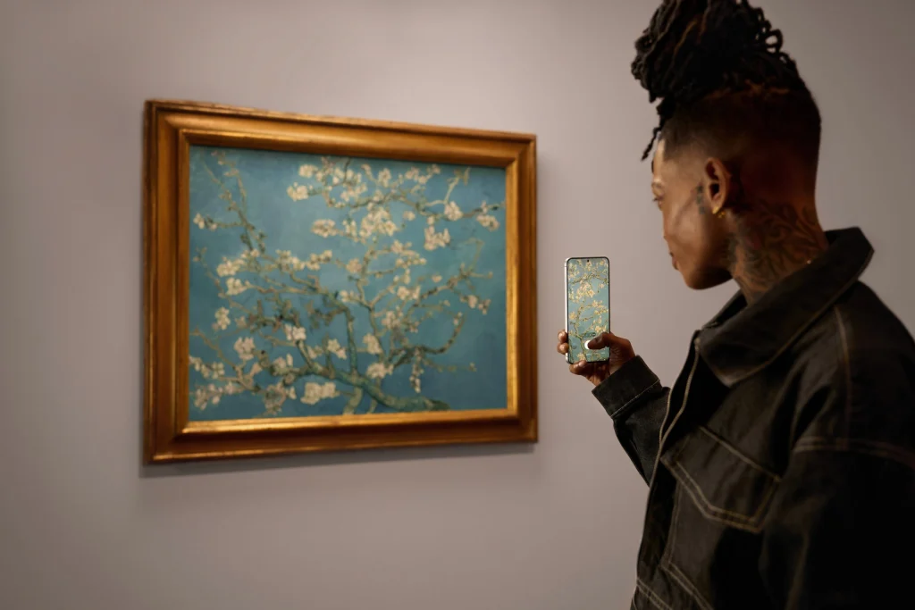 Samsung X Van Gogh voor SAMSUNG, Campaign & Editorial, foto 2 van 3